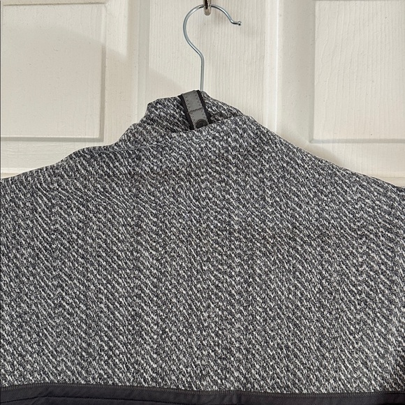 Lululemon Vinyasa Scarf Wrap gray white heathered color snap buttons one size - Picture 8 of 9